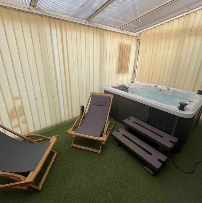 Houdarling Chalet Et Spa Hammam Jacuzzi Et Sauna Nîmes Extérieur photo