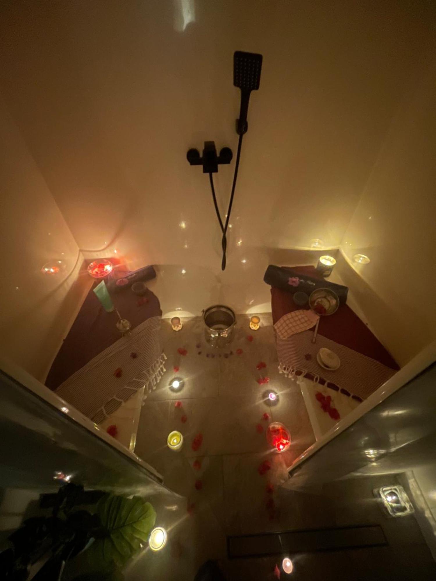 Houdarling Chalet Et Spa Hammam Jacuzzi Et Sauna Nîmes Extérieur photo