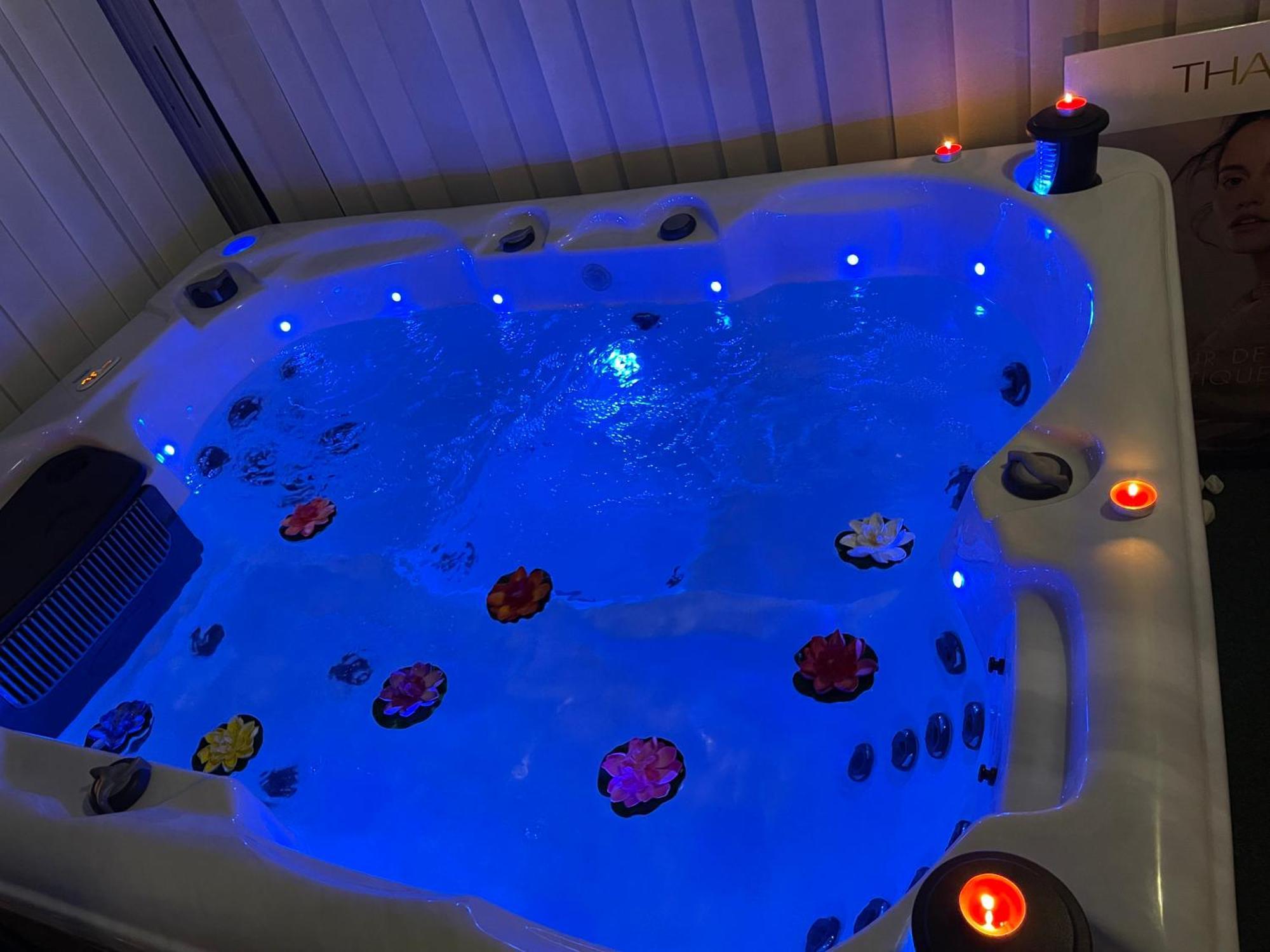 Houdarling Chalet Et Spa Hammam Jacuzzi Et Sauna Nîmes Extérieur photo